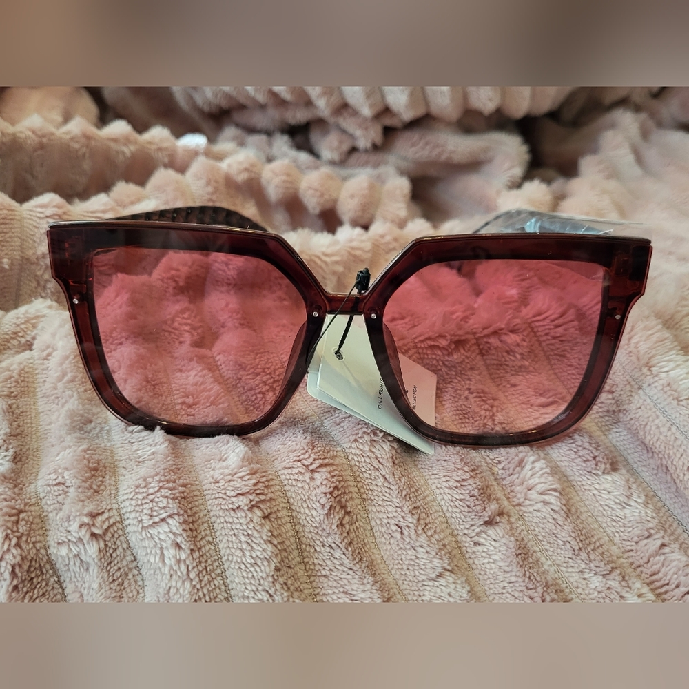 Fashion Sunglasses Burgundy Color Brand New
